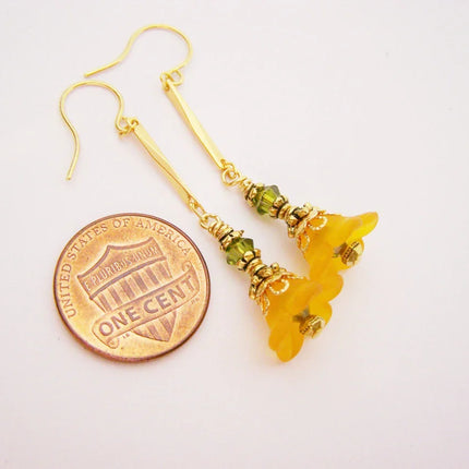 Orange Flower Beaded Glass Earrings - Gold Earrings - Flower Earrings - Dangle Earrings