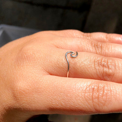 Sterling Silver Wave Ring – Ocean-Inspired Minimalist Band (Sizes 6, 7, 8)