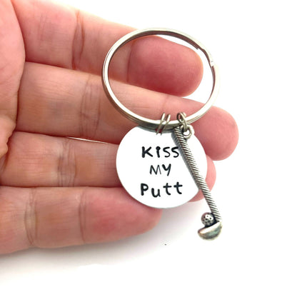Kiss My Putt Golfer Keychain – Hand Stamped Aluminum Golf Gift for Dad, Funny Golf Key Ring