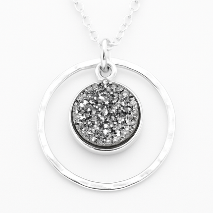 Druzy & Hammered Sterling Silver Halo Necklace – 18 Inch