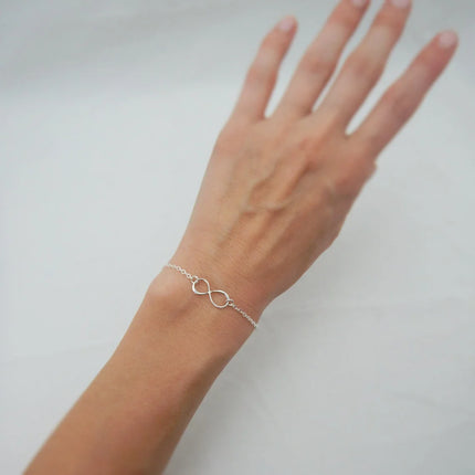 Sterling Silver Infinity Bracelet – Simple & Minimal Everyday Jewelry