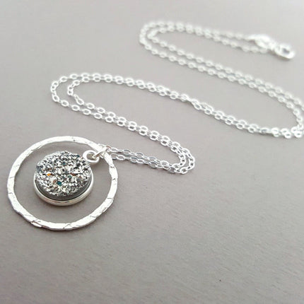 Druzy & Hammered Sterling Silver Halo Necklace – 18 Inch