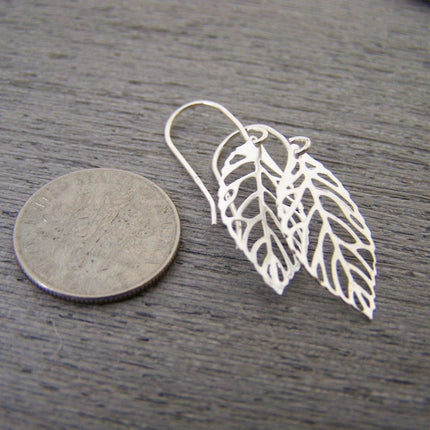 Sterling Silver Leaf Dangle Earrings – Bright Silver Nature-Inspired Jewelry Gift