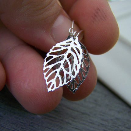 Sterling Silver Leaf Dangle Earrings – Bright Silver Nature-Inspired Jewelry Gift