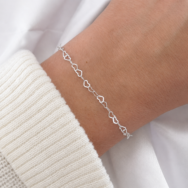 Dainty Sterling Silver Heart Chain Bracelet – Minimalist Jewelry